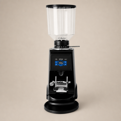 ROASTLY CK74W elektrische Espressomühle mit Touchscreen, grammgenauer Dosierung (3 Speicher), stufenlose Mahlgrad‑Skala 0–60, verstellbare Siebträgergabel, transparenter Bohnenbehälter, Schwarz